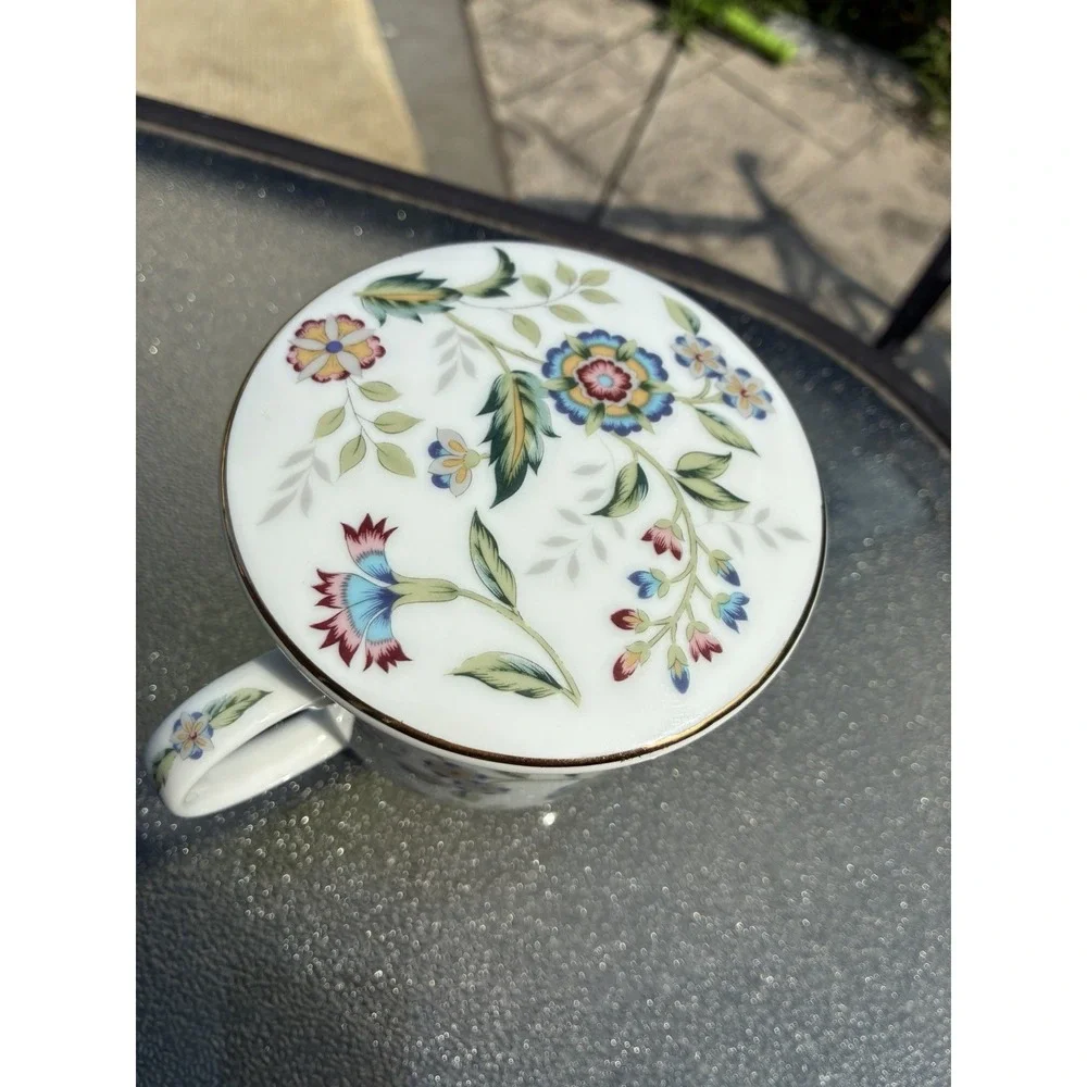 ANDREA BY SADEK PORCELAIN LIDDED TEA CUP WITH STRAINER INFUSER FLORAL 10 OZ